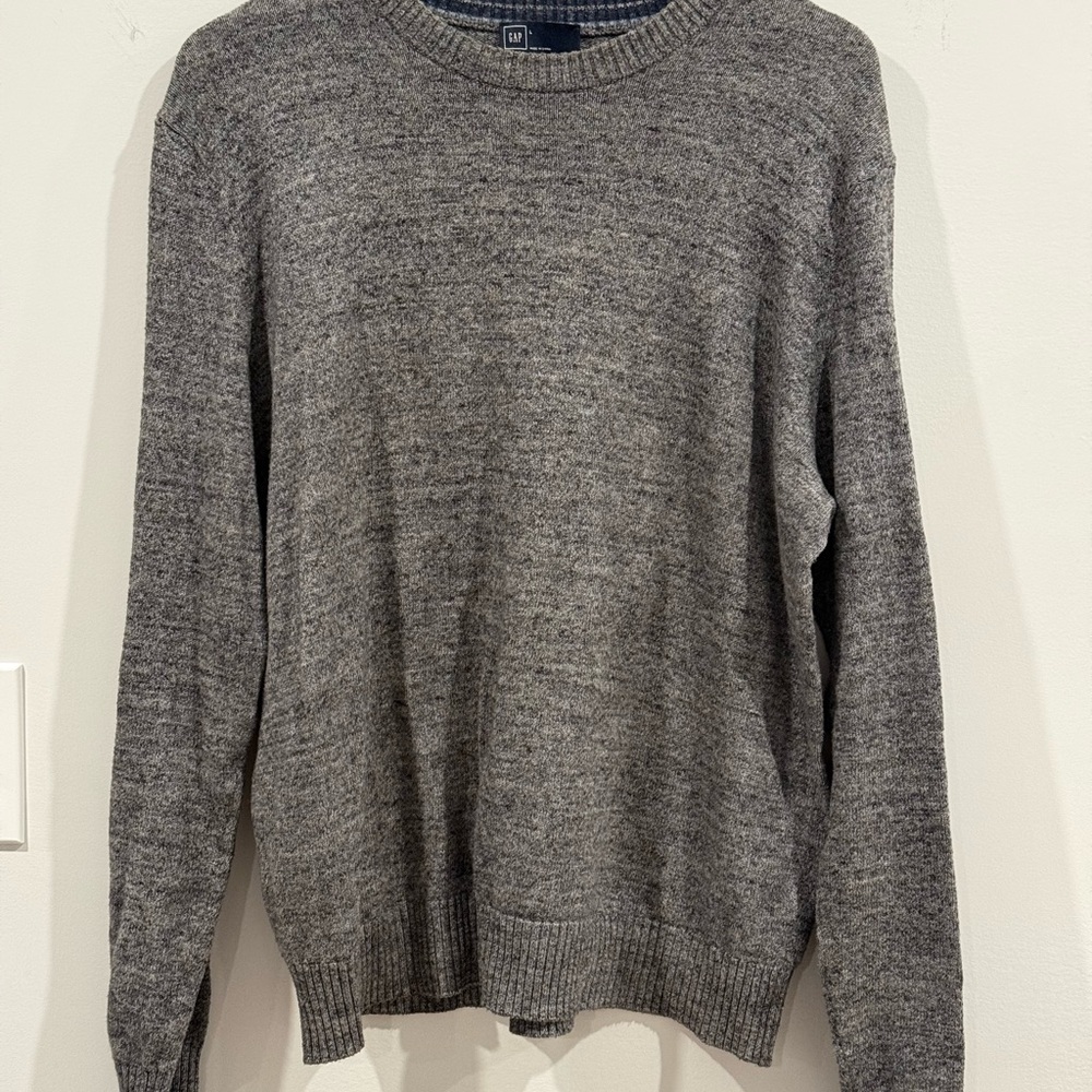GAP Men's Gray Crewneck Sweater